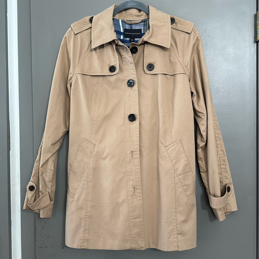 Banana Republic brand trench coat size medium